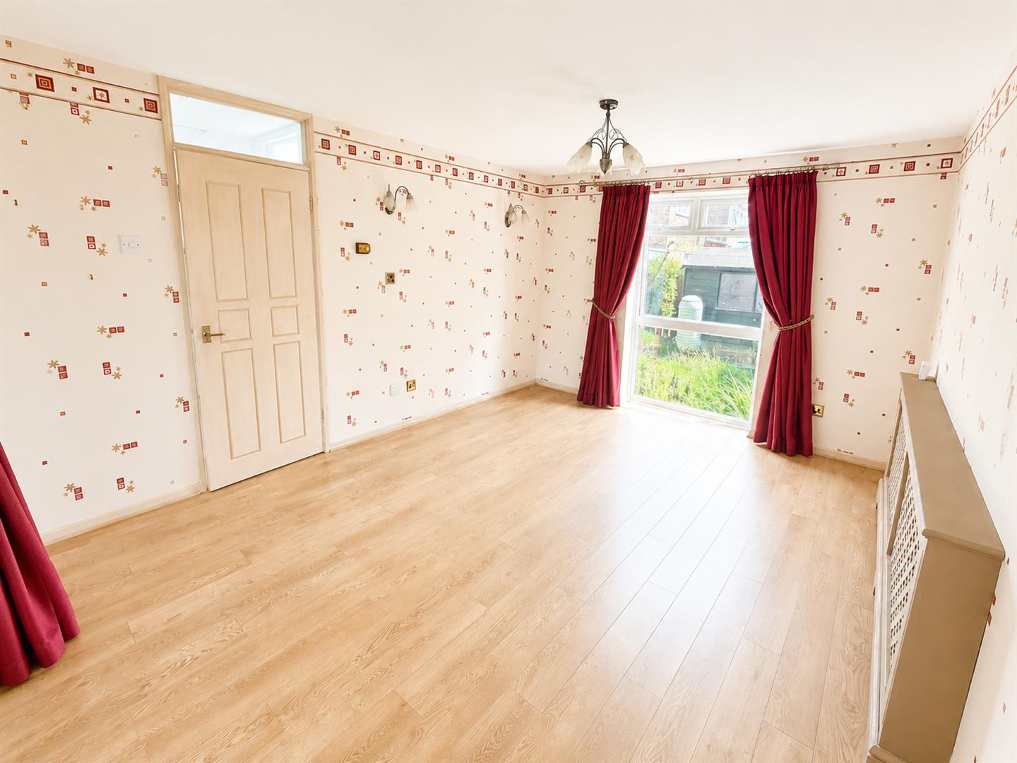 House Falster Close in Great Oakley