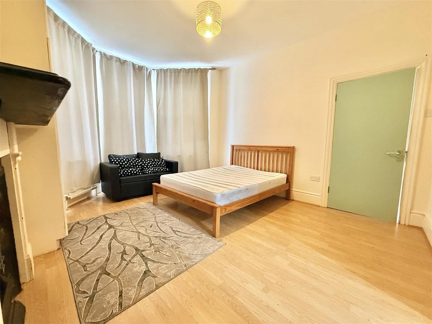 Flat Belmont Avenue in Greater London