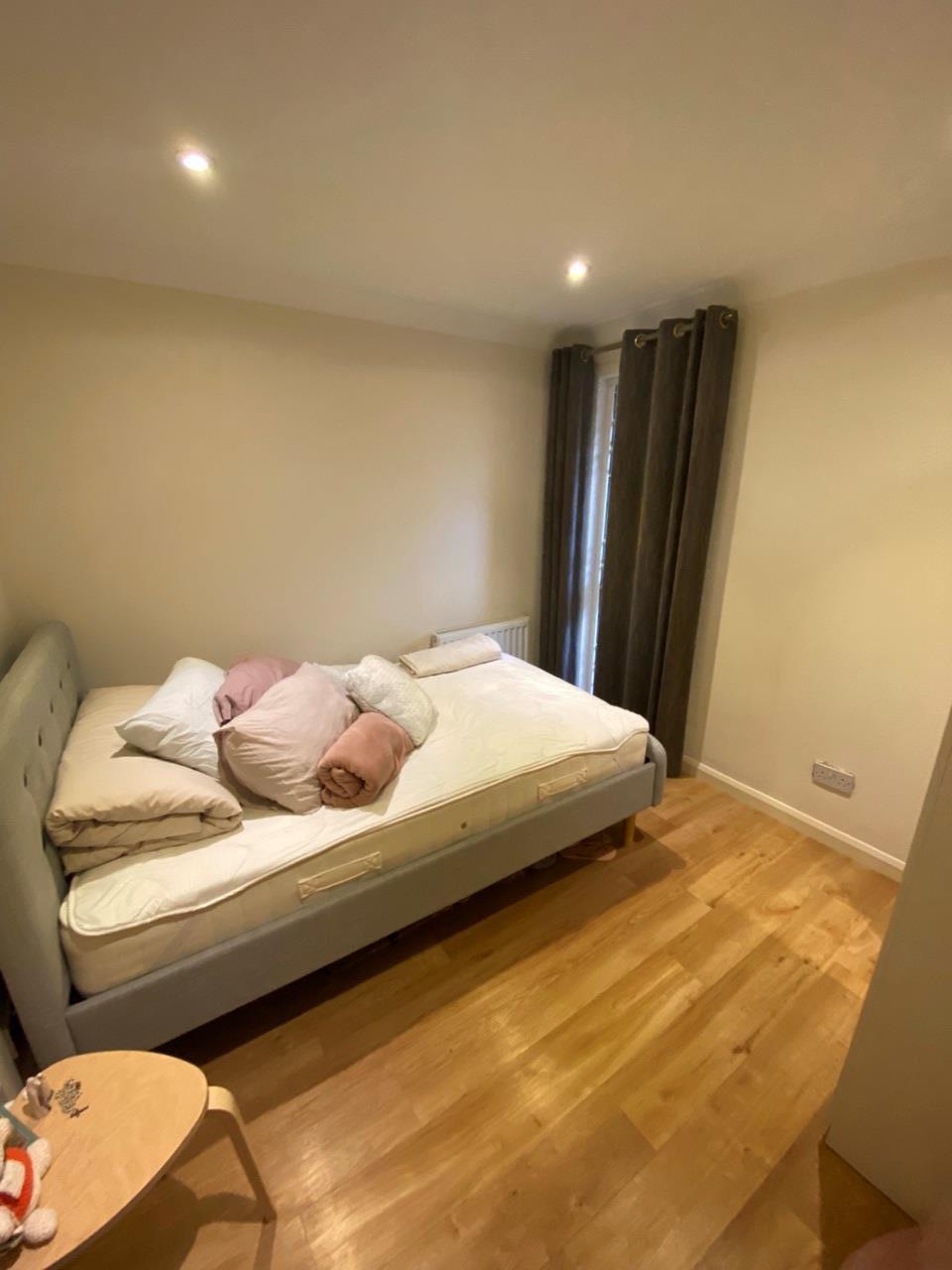 Room Douthwaite Square in Greater London