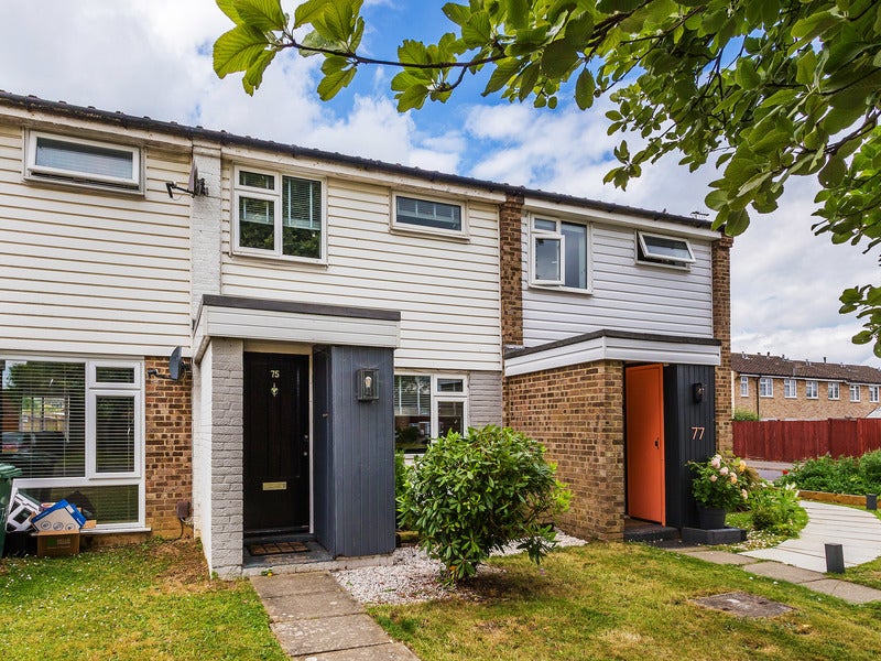 House Avondale Close in Reigate and Banstead