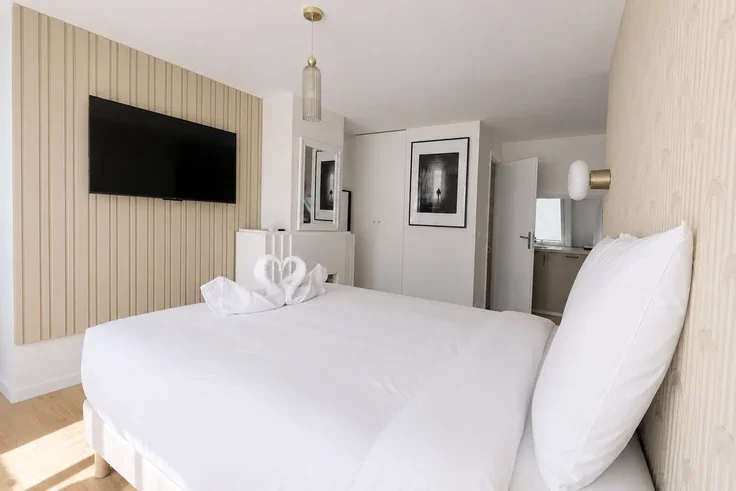 Flat Avenue Philippe Auguste in Paris