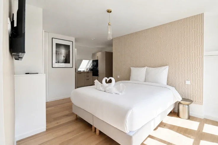 Flat Avenue Philippe Auguste in Paris