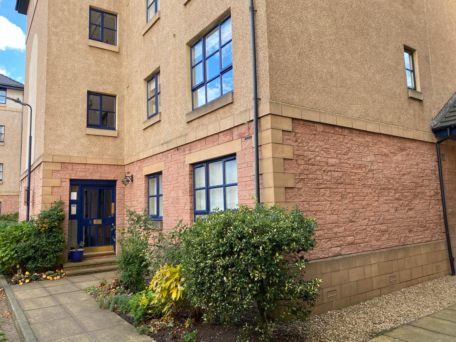 Flat Russell Gardens in City of Edinburgh