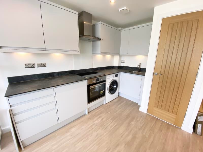 Flat Goldsworth Road in Woking