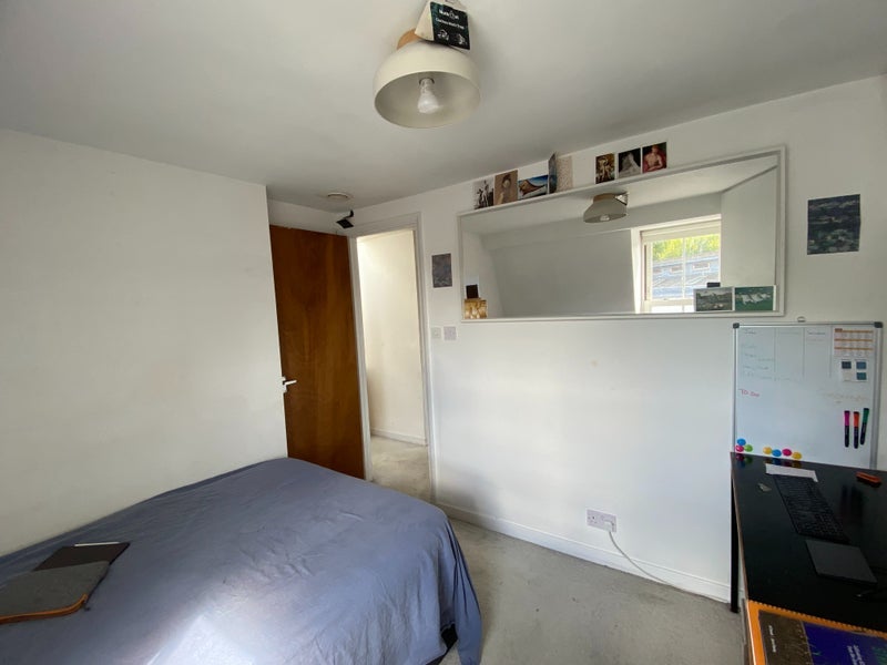 Room Atwood Road in Greater London
