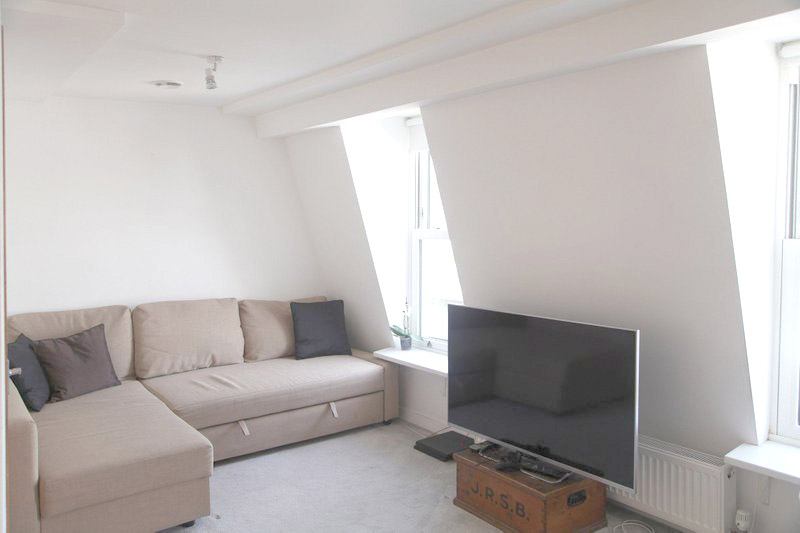 Room Atwood Road in Greater London