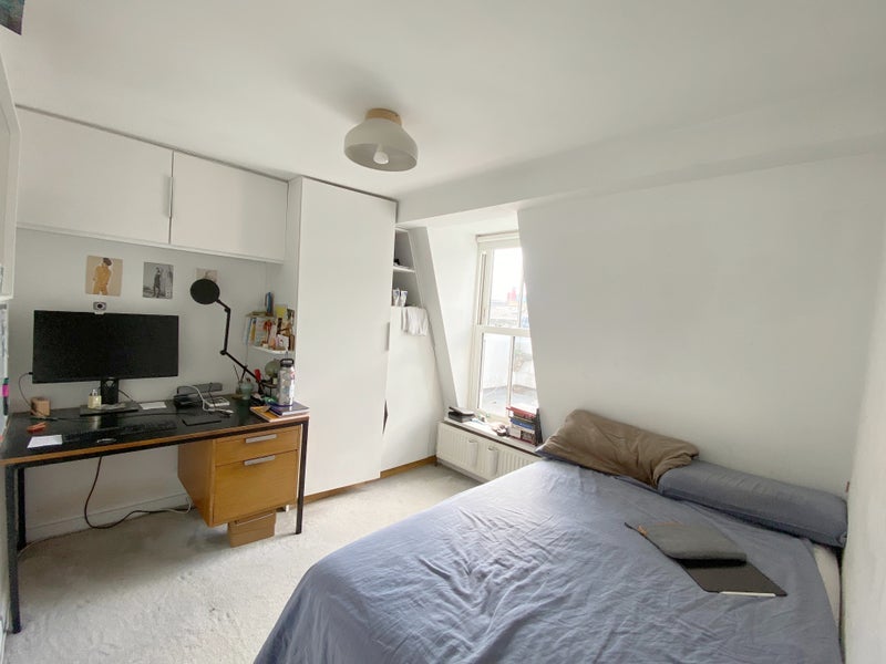 Room Atwood Road in Greater London