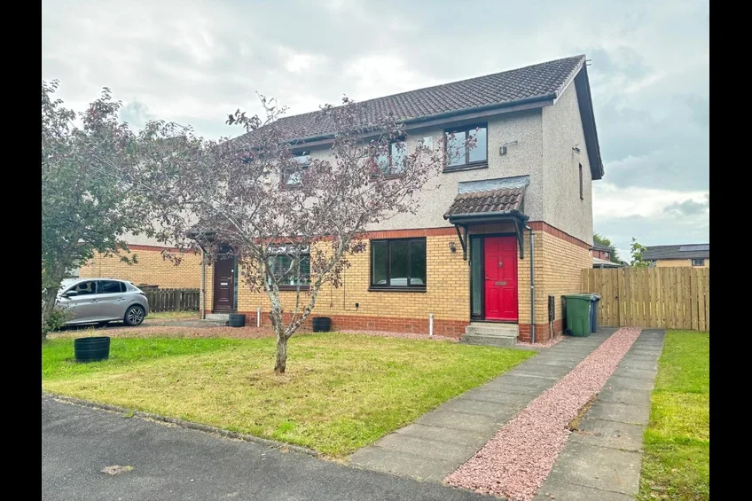 House Whitesbridge Close in Elderslie