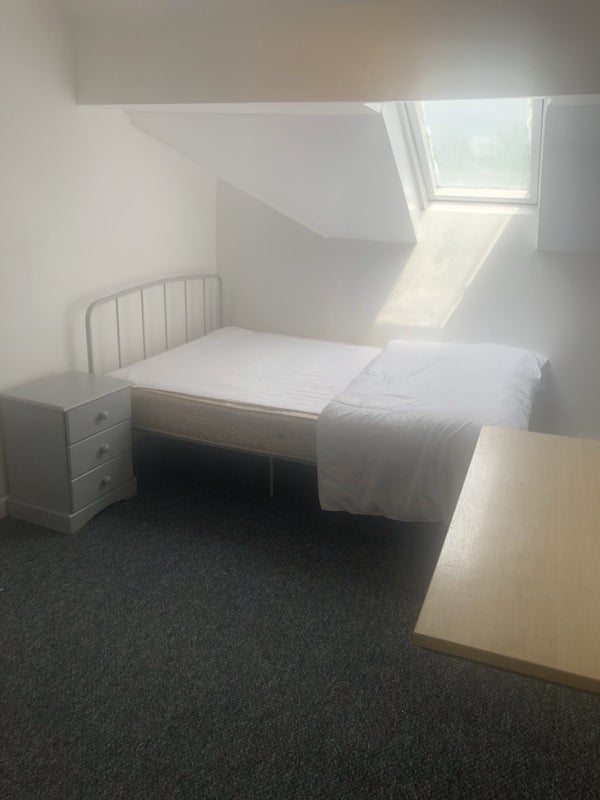 Room Upper Brook Street in Manchester