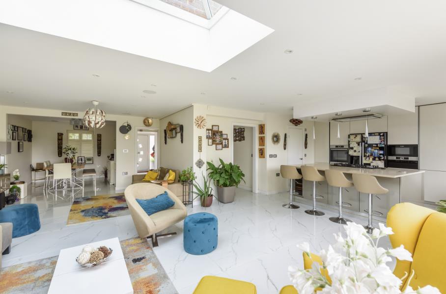 House Northwood Way in Greater London