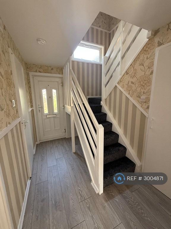 House Broomhill Crescent in Northampton