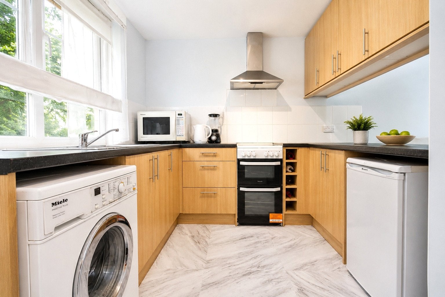 Flat Ravenswood Court in Woking