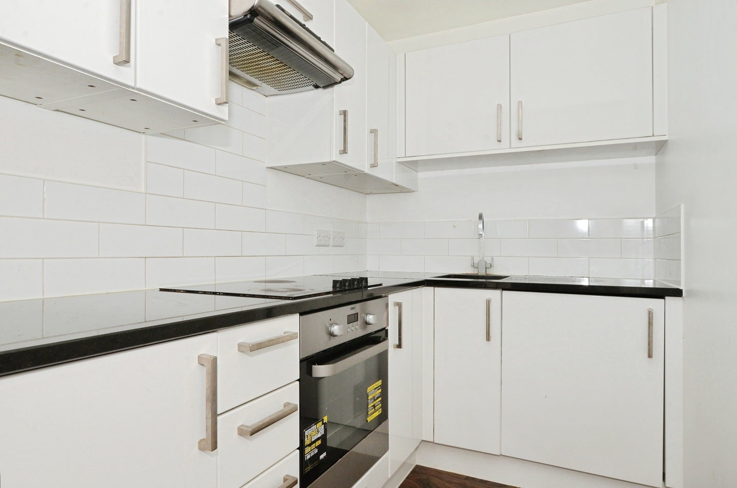Flat Imperial Drive in Greater London