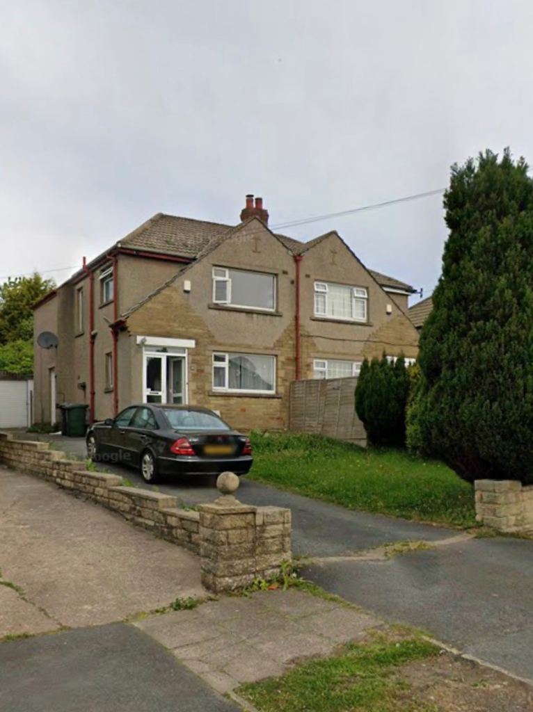House Commondale Way in Bradford