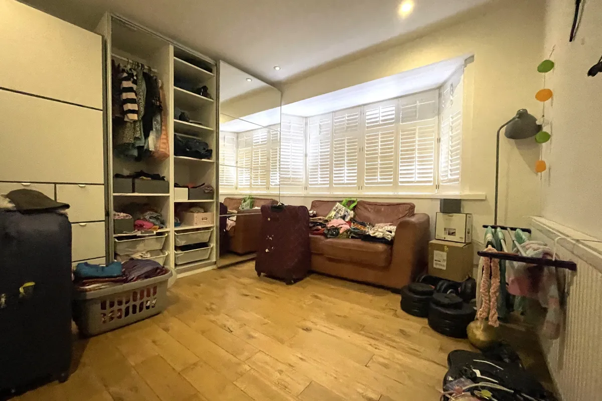 Flat Ridgehurst Avenue in Three Rivers