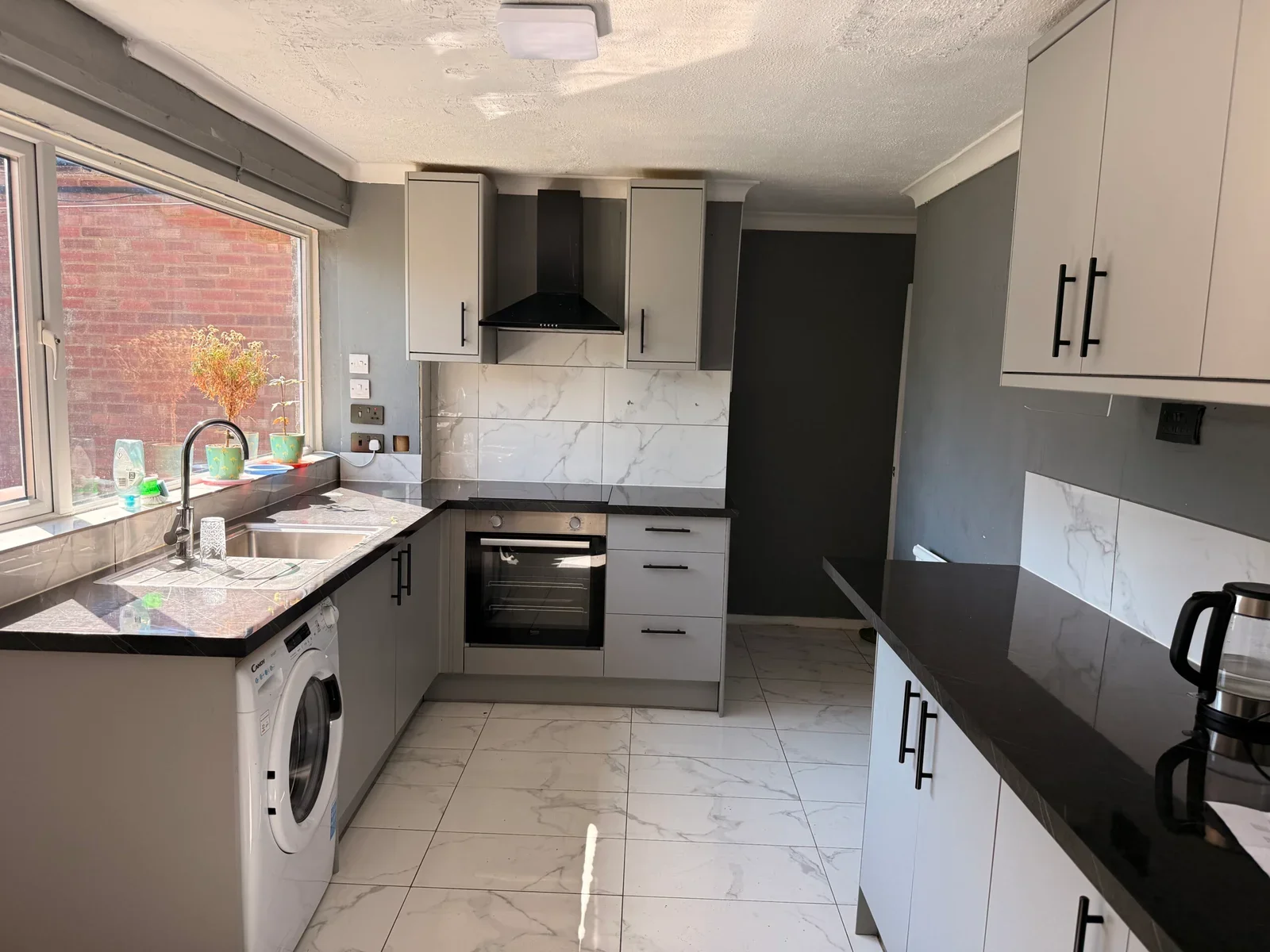 House Leaf Road in Houghton Regis