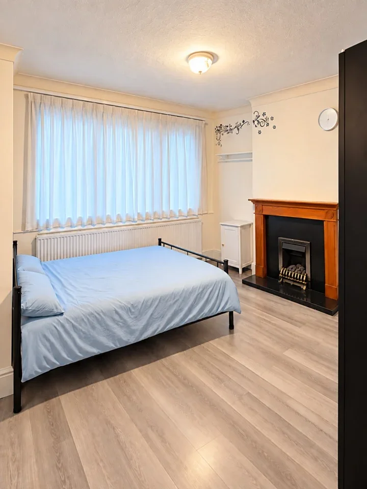 Room Stanley Park Drive in Greater London