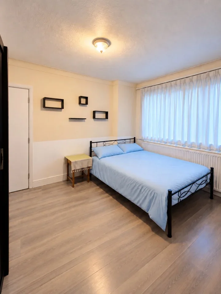 Room Stanley Park Drive in Greater London