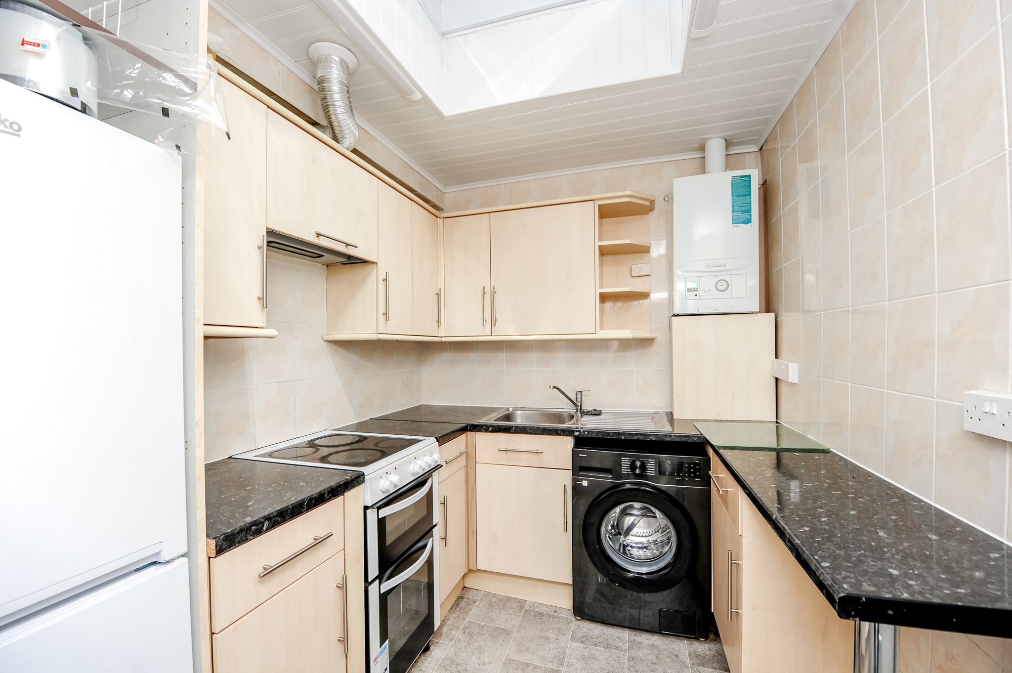 Flat Pinner Green in Greater London