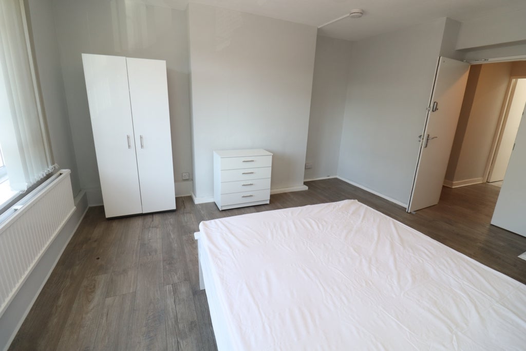 Room Globe Road in Greater London