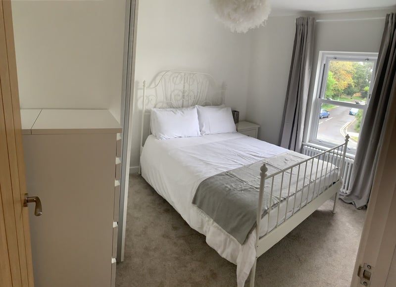 Room Fairmile Road in Christchurch