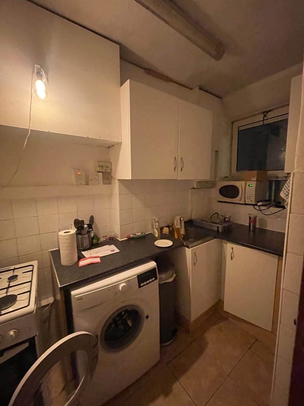 Room Quaker Street in Greater London