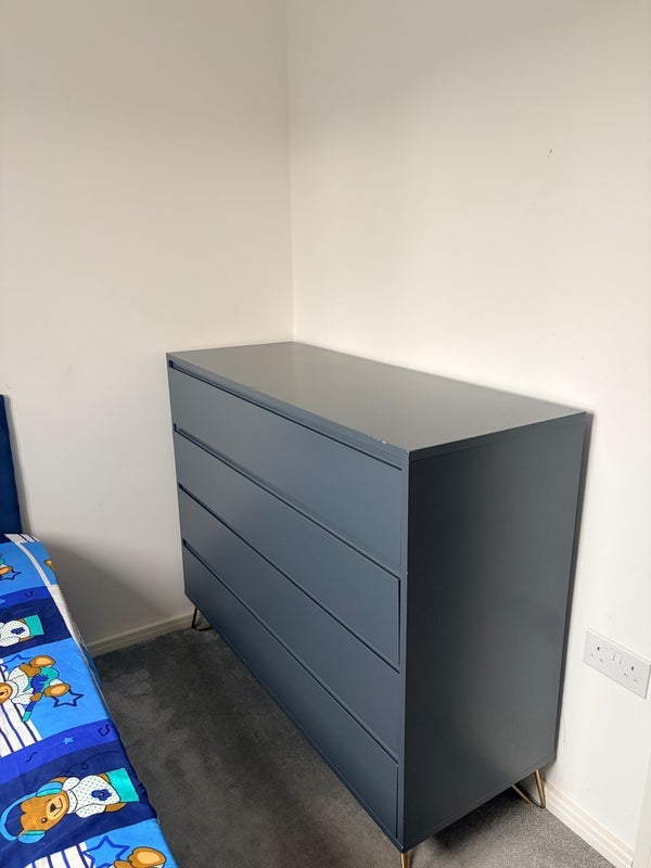 Room Crown Green Close in Birmingham