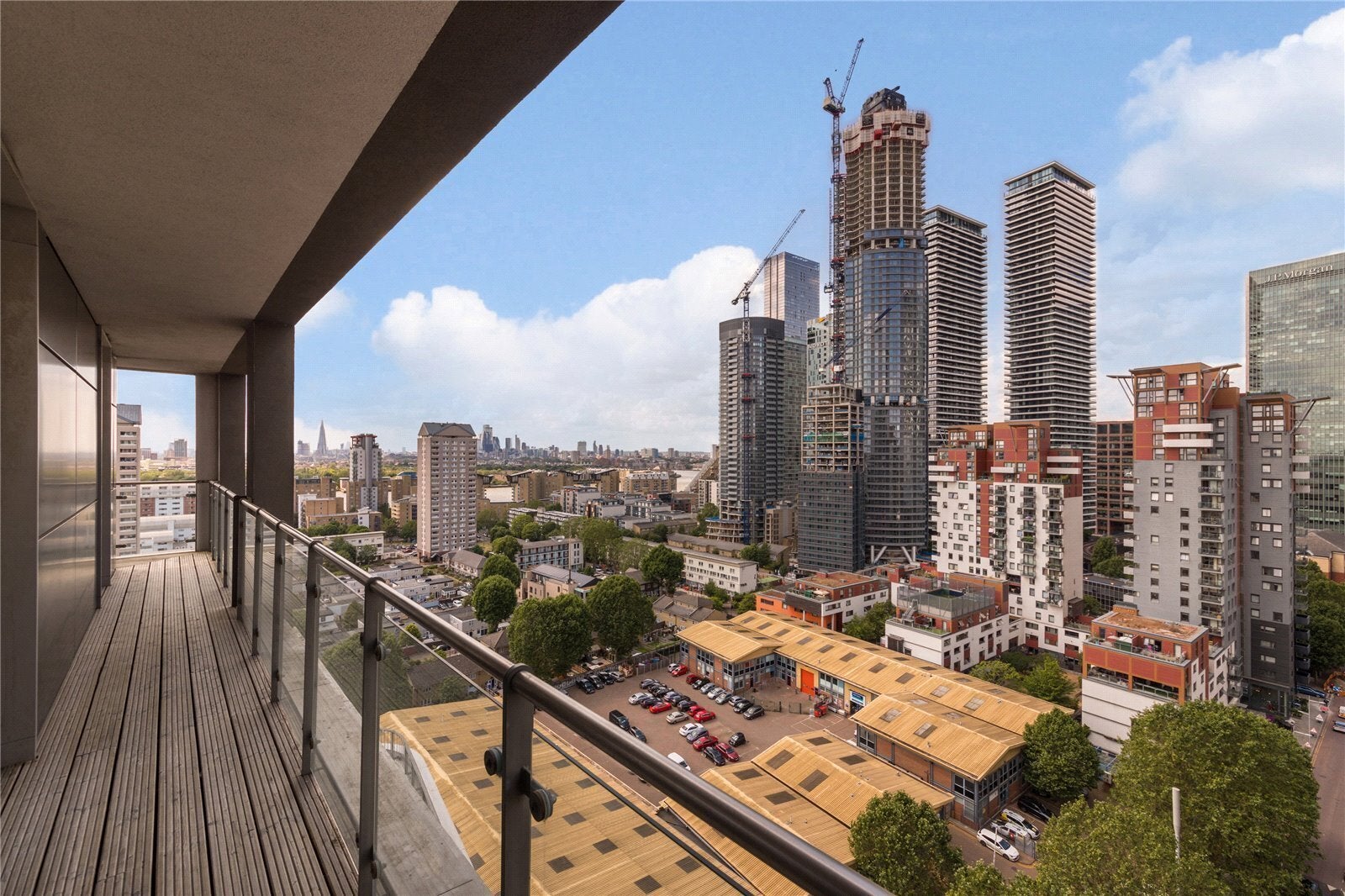 Flat Dockyard Lane in Greater London