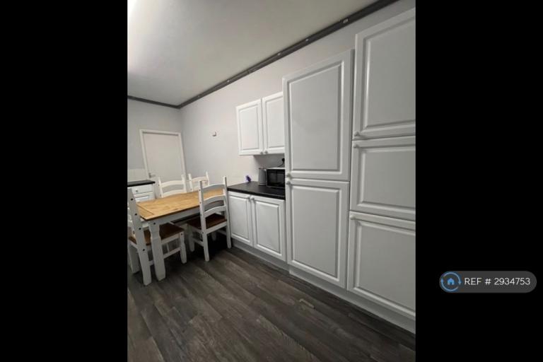 Room St Albans Road in Leicester