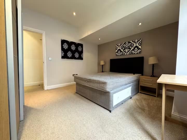 Room Temple Street in Birmingham