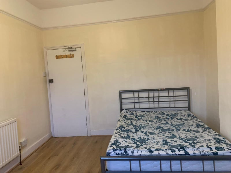 Room High Street in Greater London