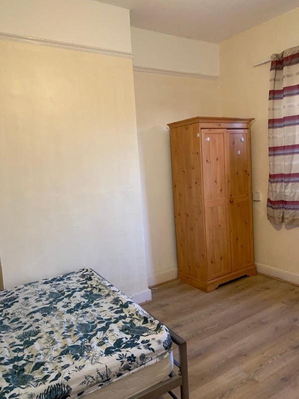 Room High Street in Greater London