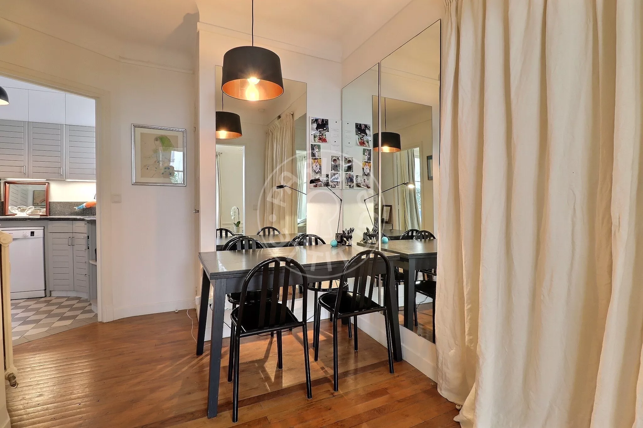 Appartement Rue du Bois de Boulogne à Paris