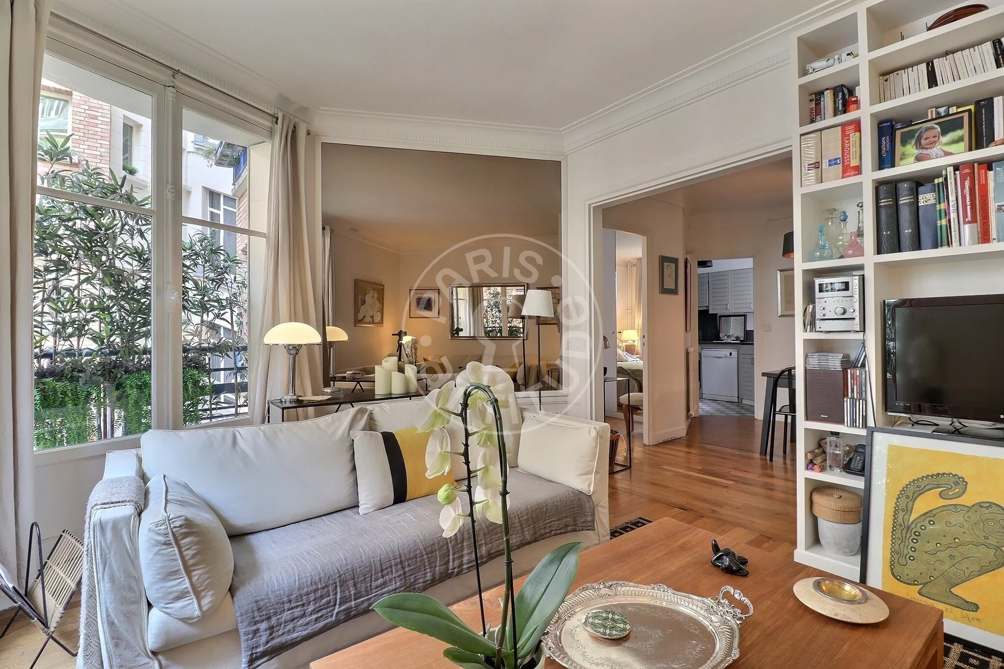 Appartement Rue du Bois de Boulogne à Paris