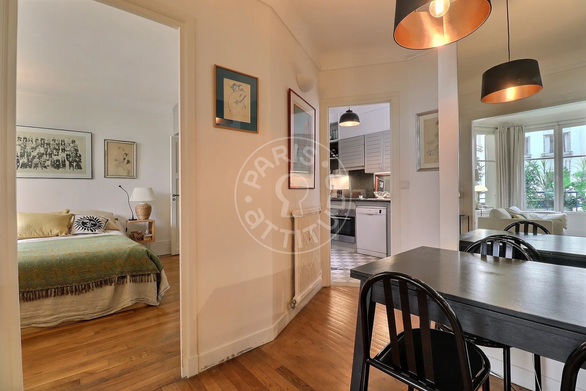 Appartement Rue du Bois de Boulogne à Paris