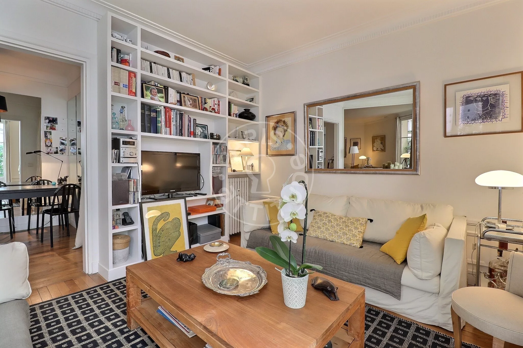 Flat Rue du Bois de Boulogne in Paris
