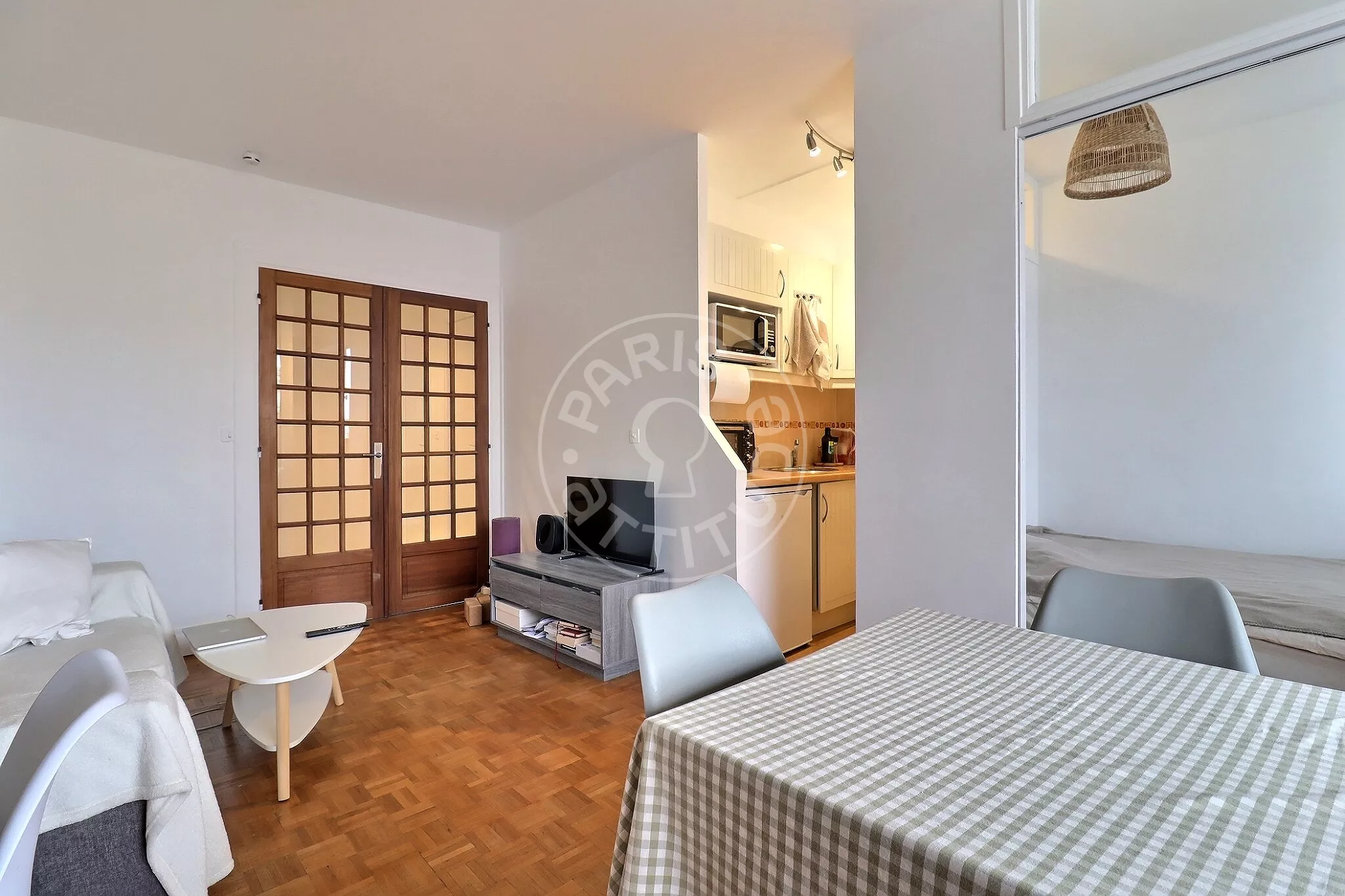 Flat Rue de Vaugirard in Paris