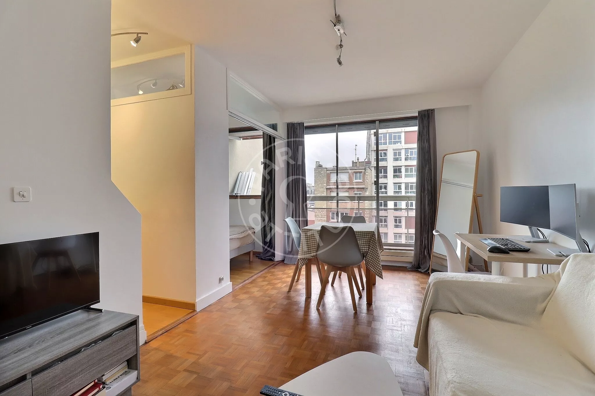 Flat Rue de Vaugirard in Paris