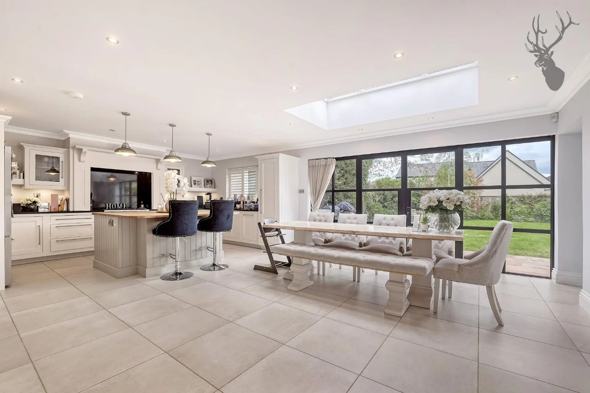 Flat Court Yard in Greater London