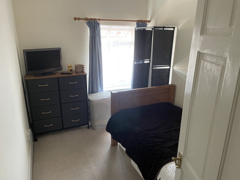 Room Bankside Road in Bristol