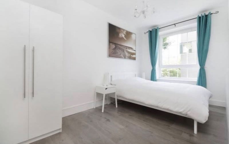 Room Law Street in Greater London