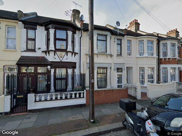 Room Waghorn Road in Greater London