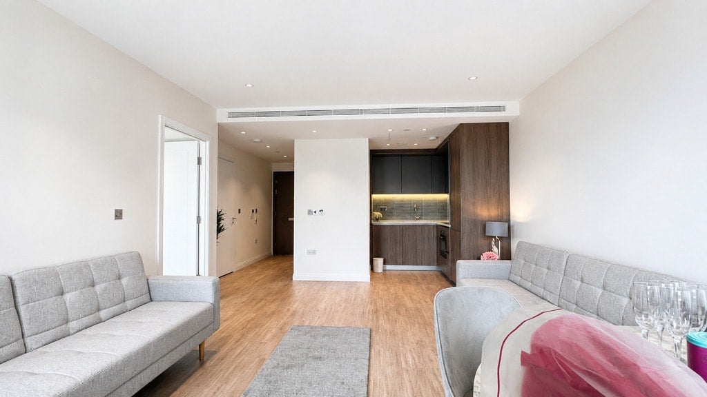 Flat Vauxhall Street in Greater London