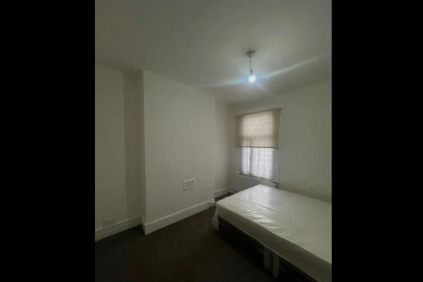 Room Camden Road in Greater London