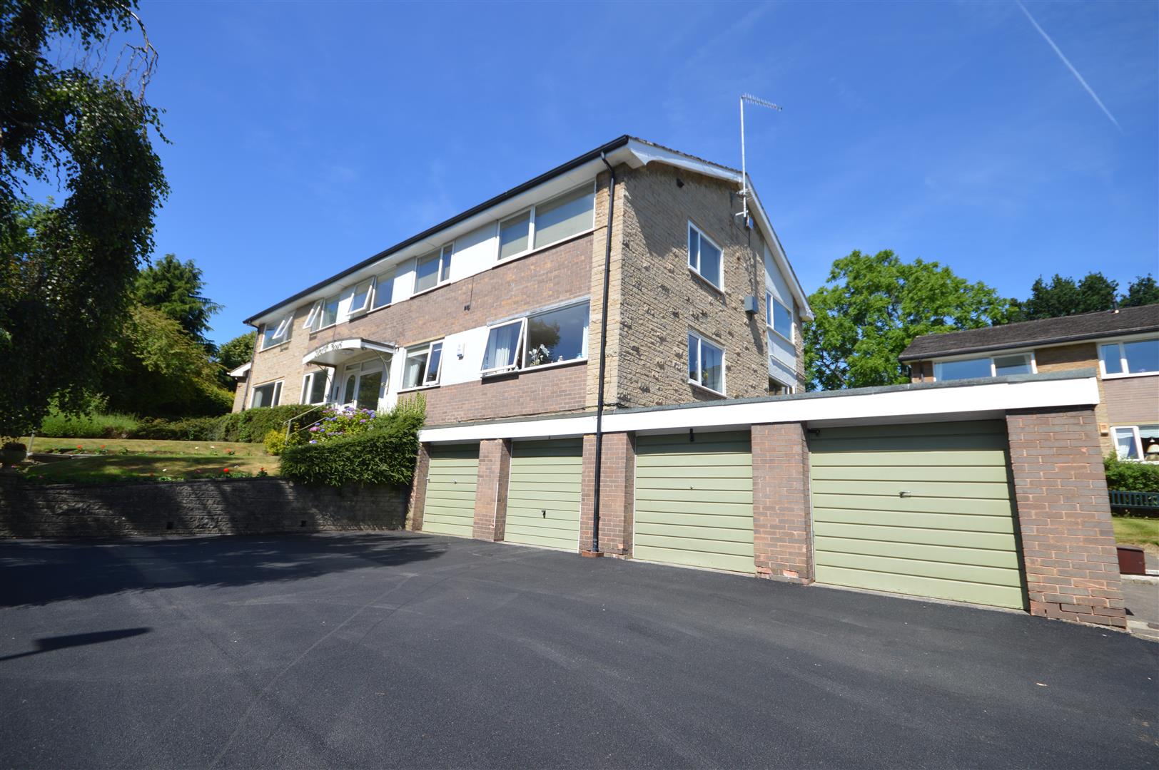 Flat Ryecroft Court in Frampton Cotterell