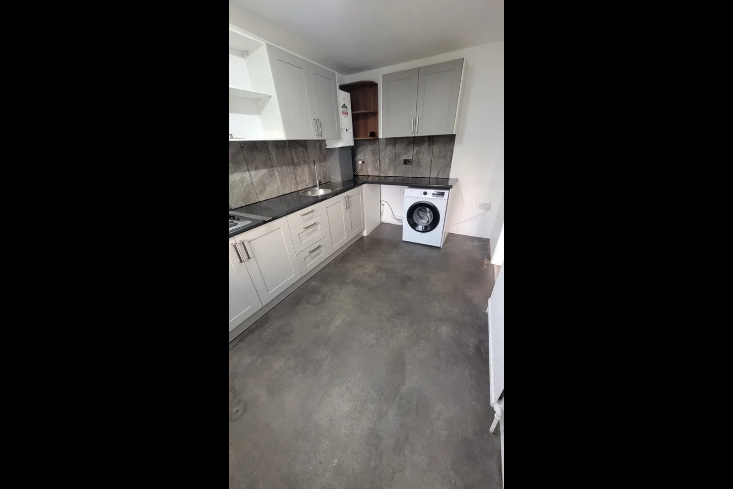 Flat Mandeville Road in Greater London