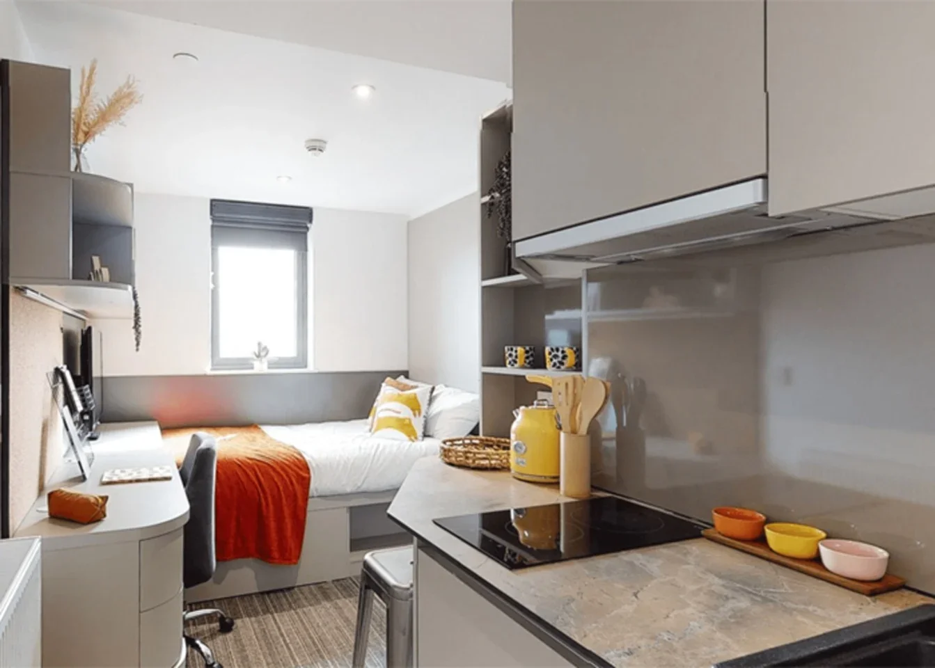 Flat Victoria Road in Greater London