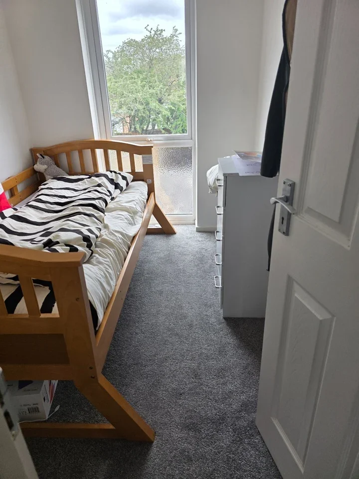 Room Maple Avenue in Cherwell District