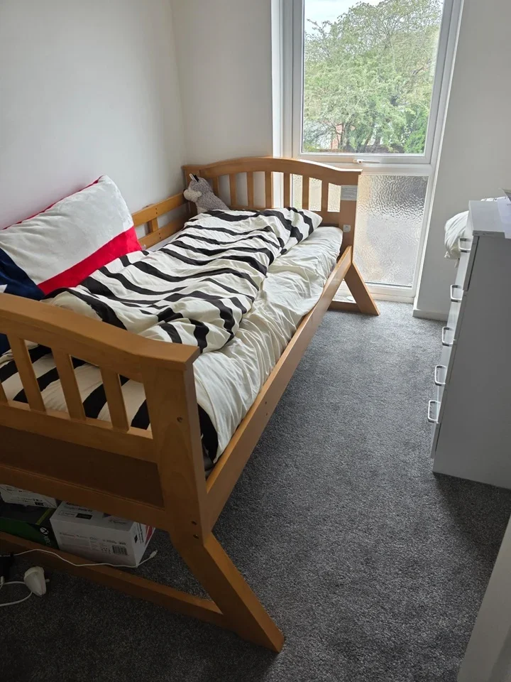 Room Maple Avenue in Cherwell District
