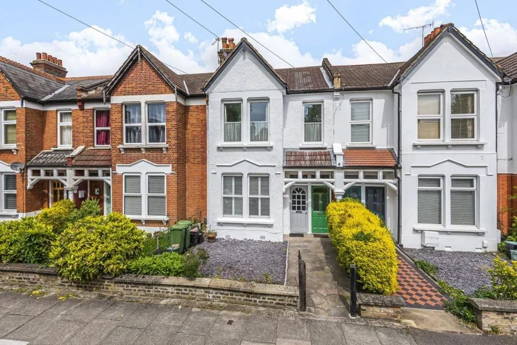 Flat Samos Road in Greater London